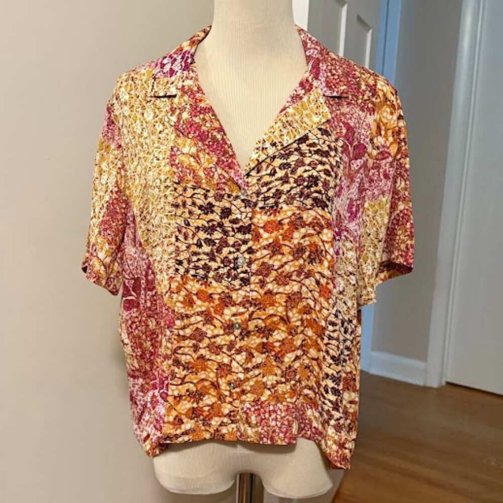 Rose & Olive short sleeved cropped blouse